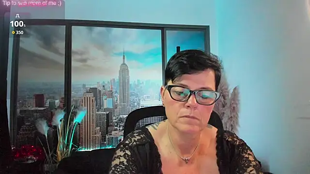 Snapshot of ninarandmann chatting on 9, 10, 2025 ninarandmann online show from 9, 10, 2025