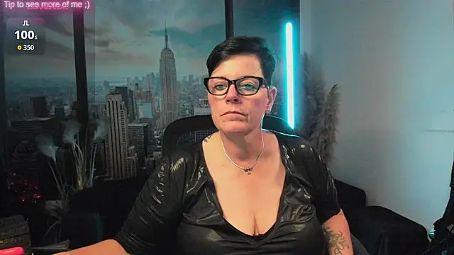 Snapshot of ninarandmann chatting on 12, 9, 2025 ninarandmann online show from 12, 9, 2025