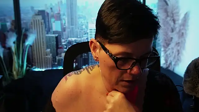 Snapshot of ninarandmann chatting on 15, 11, 2025 ninarandmann online show from 15, 11, 2025