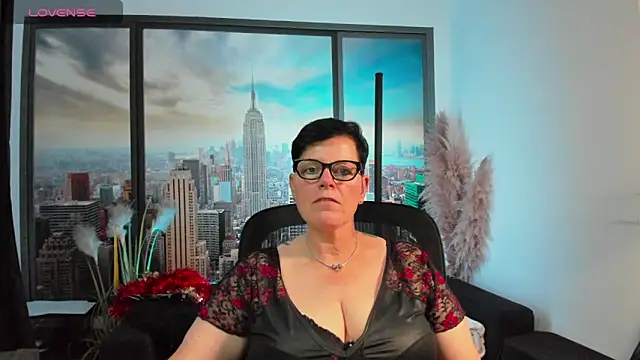 Snapshot of ninarandmann chatting on 14, 10, 2025 ninarandmann online show from 14, 10, 2025