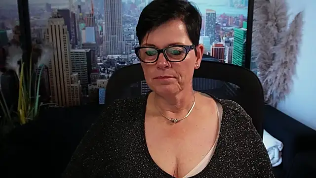 Snapshot of ninarandmann chatting on 1, 11, 2025 ninarandmann online show from 1, 11, 2025