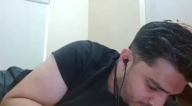 Snapshot of robintoit chatting on 6, 3, 2025 robintoit online show from 6, 3, 2025