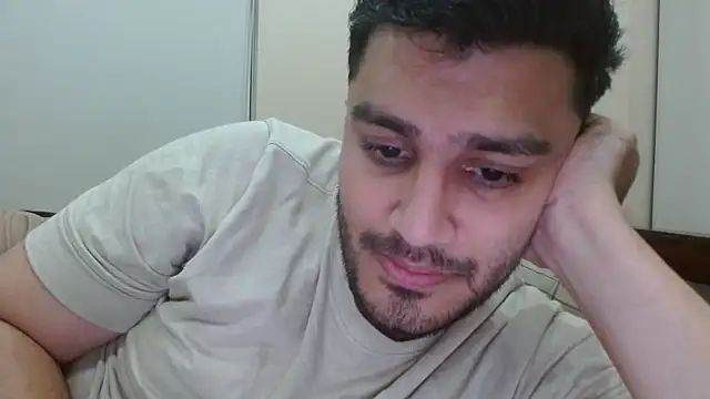 Snapshot of robintoit chatting on 9, 10, 2025 robintoit online show from 9, 10, 2025