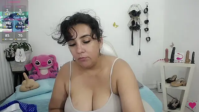 mom hot   online show from 14, 6, 2026