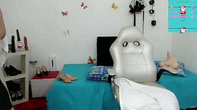 mom hot   online show from 18, 12, 2025