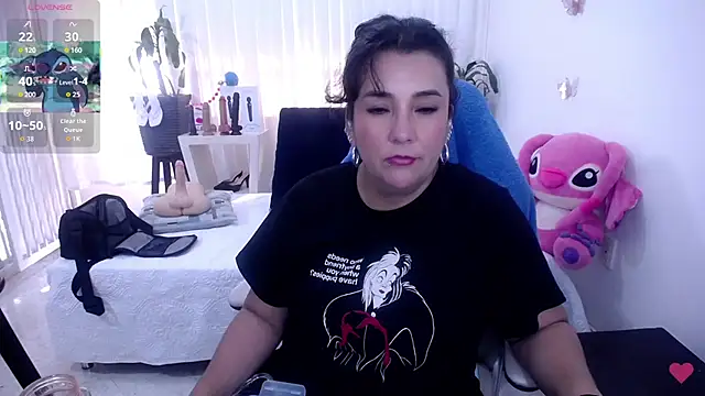 mom hot   online show from 5, 7, 2026
