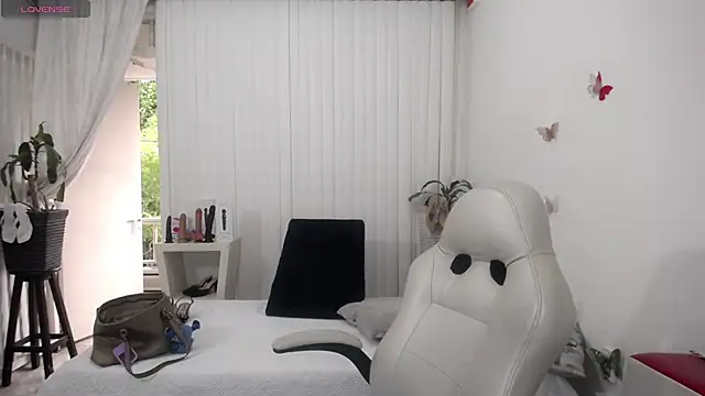 mom hot   online show from 9, 7, 2026
