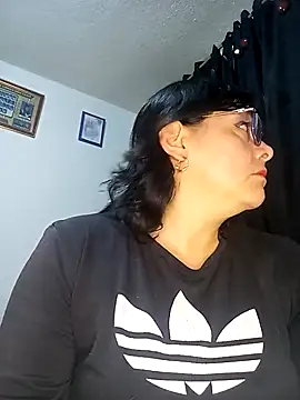 Snapshot of Natasha_milf__ chatting on 2, 3, 2025 Natasha milf online show from 2, 3, 2025