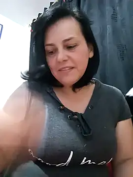Snapshot of Natasha_milf__ chatting on 4, 3, 2025 Natasha milf online show from 4, 3, 2025