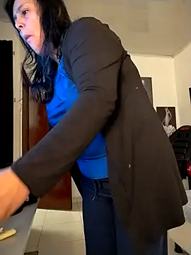 Natasha milf   online show from 2, 5, 2026
