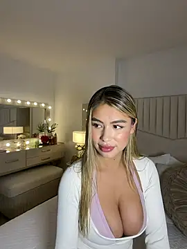  laura 02 online show from 24, 3, 2026