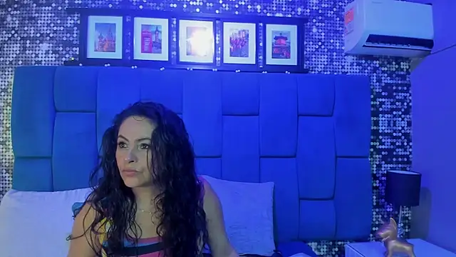 Snapshot of hanny_milf chatting on 22, 10, 2025 hanny milf online show from 22, 10, 2025