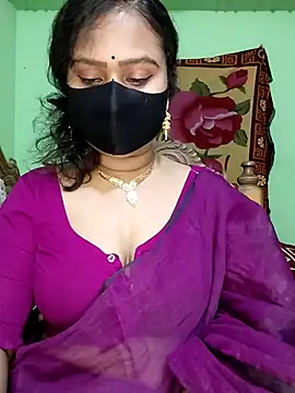 Idhika Paul online show from 2, 3, 2025