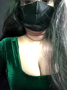 Idhika Paul online show from 31, 10, 2025