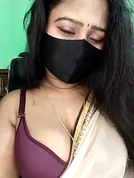 Idhika Paul online show from 4, 3, 2026