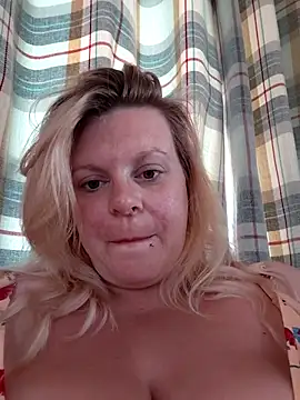 Snapshot of pinkieMilfPUSY chatting on 26, 7, 2026 pinkieMilfPUSY online show from 26, 7, 2026