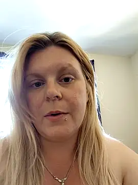 Snapshot of pinkieMilfPUSY chatting on 8, 6, 2026 pinkieMilfPUSY online show from 8, 6, 2026