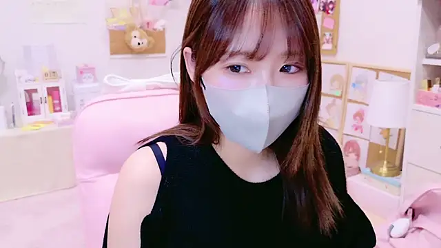 Yui-Ch online show from 7, 1, 2025
