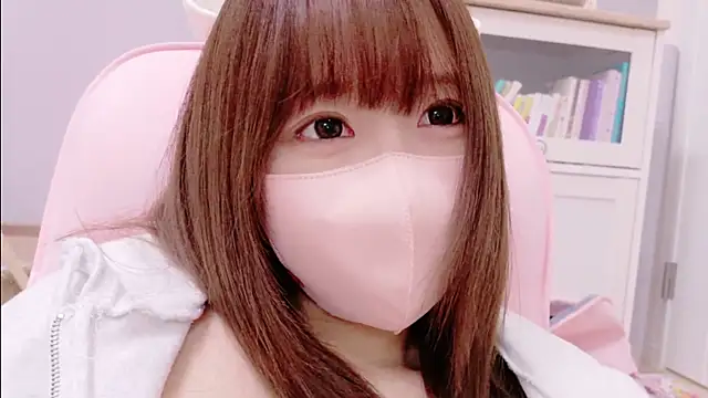 Yui-Ch online show from 6, 3, 2025