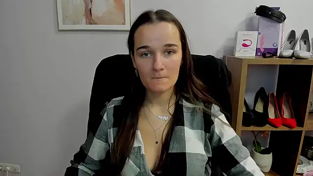 Snapshot of KateDelight chatting on 5, 10, 2025 KateDelight online show from 5, 10, 2025