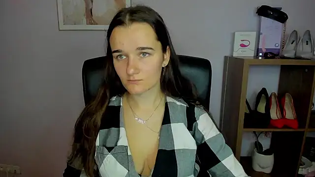 Snapshot of KateDelight chatting on 4, 10, 2025 KateDelight online show from 4, 10, 2025