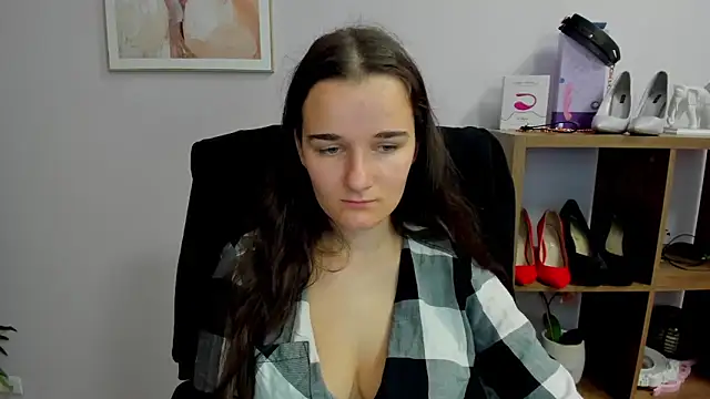 Snapshot of KateDelight chatting on 11, 10, 2025 KateDelight online show from 11, 10, 2025