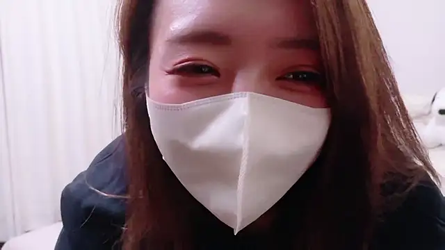 ayu yu xo online show from 10, 11, 2025