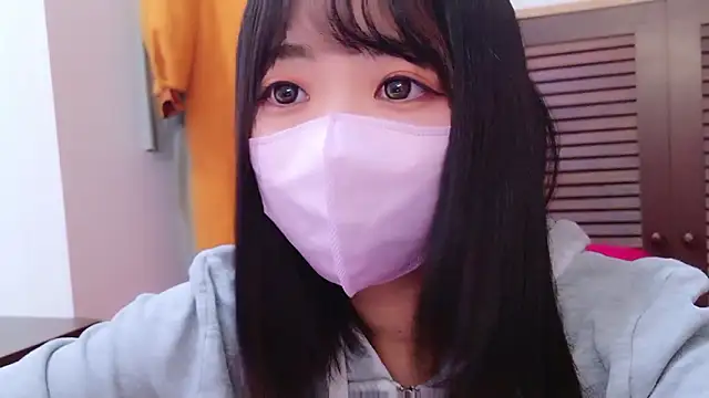 Minami San online show from 13, 9, 2025