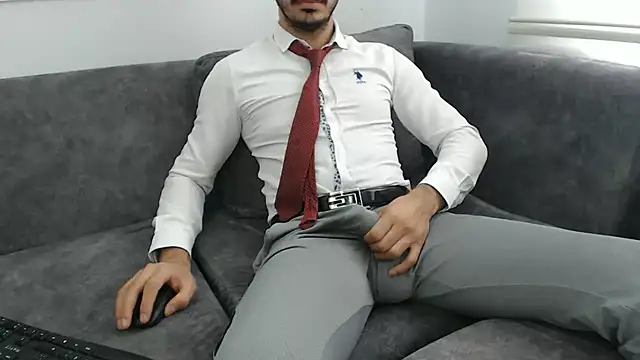 Snapshot of Naughtb0y chatting on 6, 7, 2026 Naughtb0y online show from 6, 7, 2026