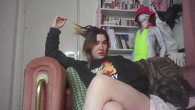 Icy  Diamond online show from 4, 12, 2025