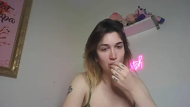 Icy  Diamond online show from 24, 9, 2025