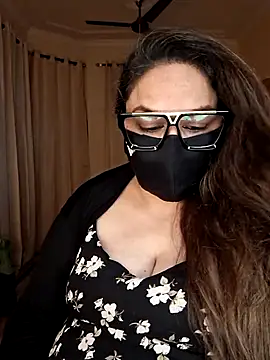 Snapshot of SEXY-Sardarni chatting on 5, 7, 2026 SEXY-Sardarni online show from 5, 7, 2026