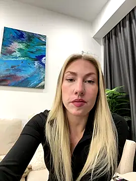 LuisaBecker online show from 21, 12, 2025