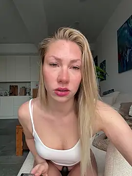 LuisaBecker online show from 13, 2, 2026