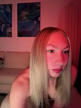 LuisaBecker online show from 13, 4, 2026