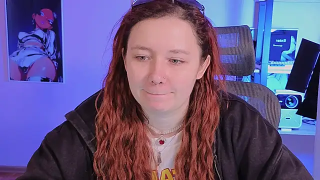 Snapshot of carolina_elf chatting on 18, 11, 2025 carolina elf online show from 18, 11, 2025