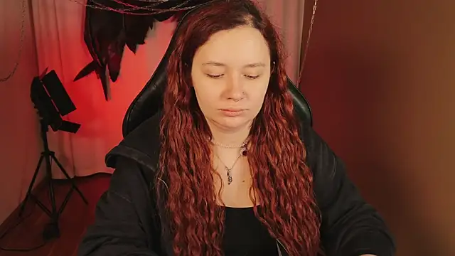 Snapshot of carolina_elf chatting on 6, 11, 2025 carolina elf online show from 6, 11, 2025