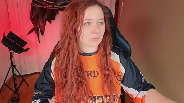 Snapshot of carolina_elf chatting on 4, 11, 2025 carolina elf online show from 4, 11, 2025