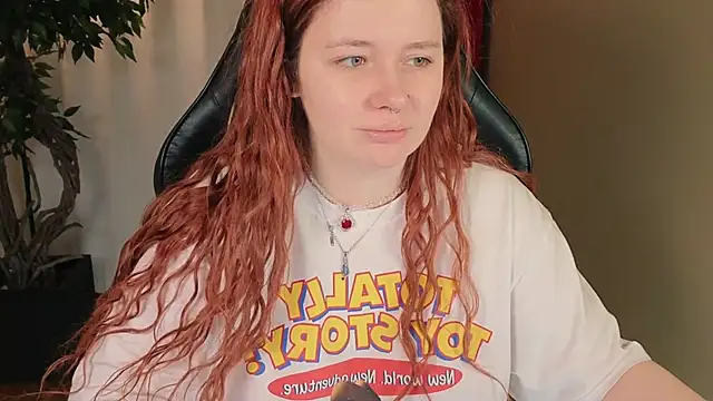 Snapshot of carolina_elf chatting on 19, 11, 2025 carolina elf online show from 19, 11, 2025