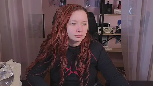 Snapshot of carolina_elf chatting on 24, 10, 2025 carolina elf online show from 24, 10, 2025