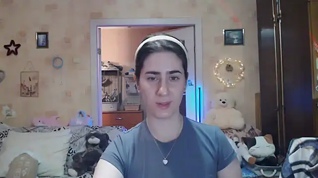 Snapshot of INELIKA chatting on 10, 9, 2025 INELIKA online show from 10, 9, 2025