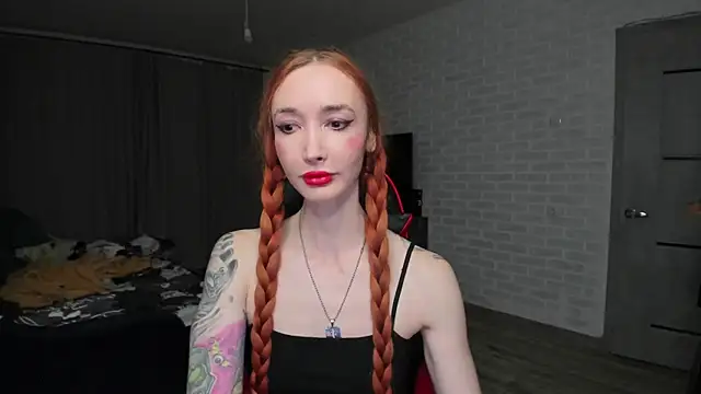 Roxy Silver online show from 26, 10, 2025