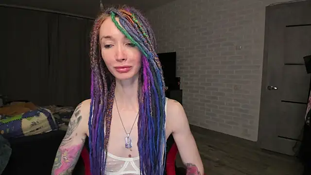 Roxy Silver online show from 28, 1, 2025