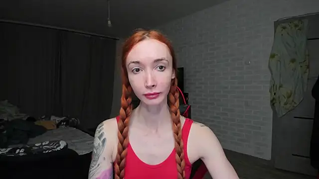 Roxy Silver online show from 5, 12, 2025