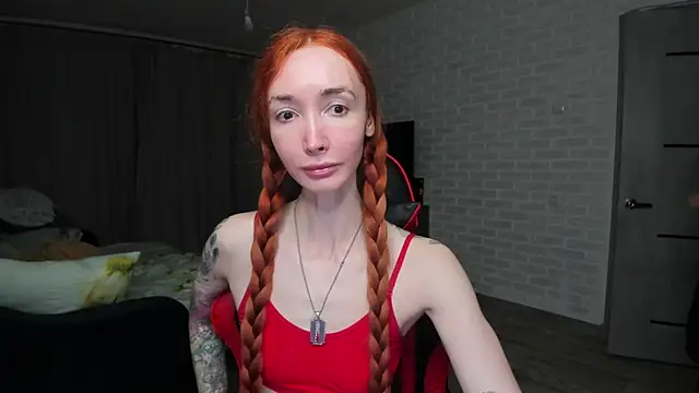 Roxy Silver online show from 10, 11, 2025