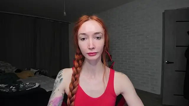 Roxy Silver online show from 4, 12, 2025