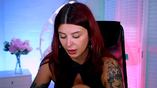 NicoleMun online show from 12, 11, 2025