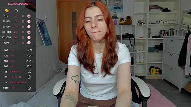 Snapshot of broosnica1 chatting on 7, 7, 2026 broosnica1 online show from 7, 7, 2026