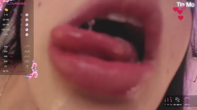 Snapshot of ViolettaHotLatin_ chatting on 11, 5, 2026 ViolettaHotLatin online show from 11, 5, 2026