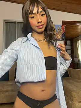 Snapshot of xenia_golden chatting on 18, 7, 2026 xenia golden online show from 18, 7, 2026